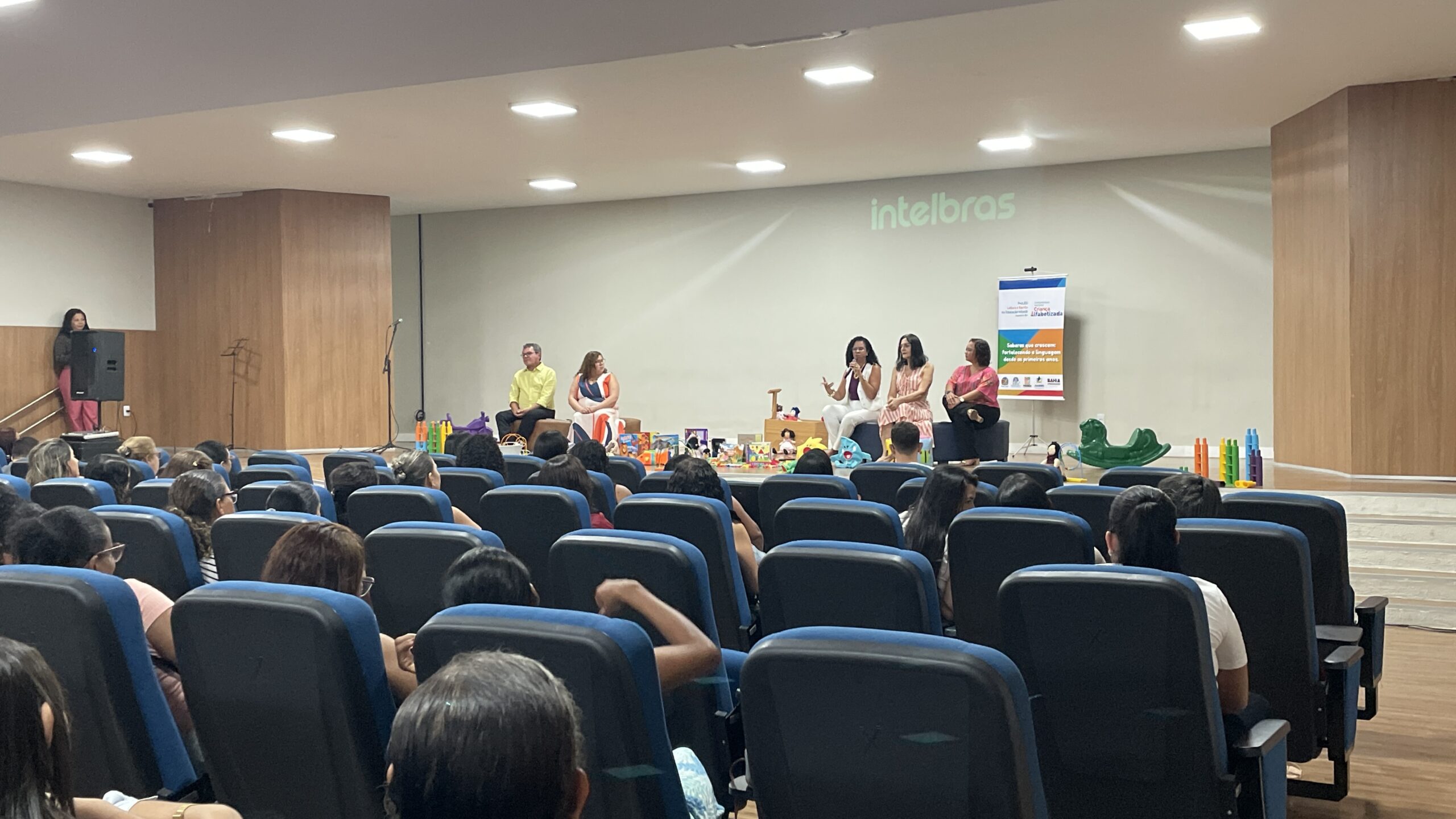 Prefeitura de Juazeiro realiza 1º Seminário de Abertura do Programa Leitura e Escrita na Educação Infantil