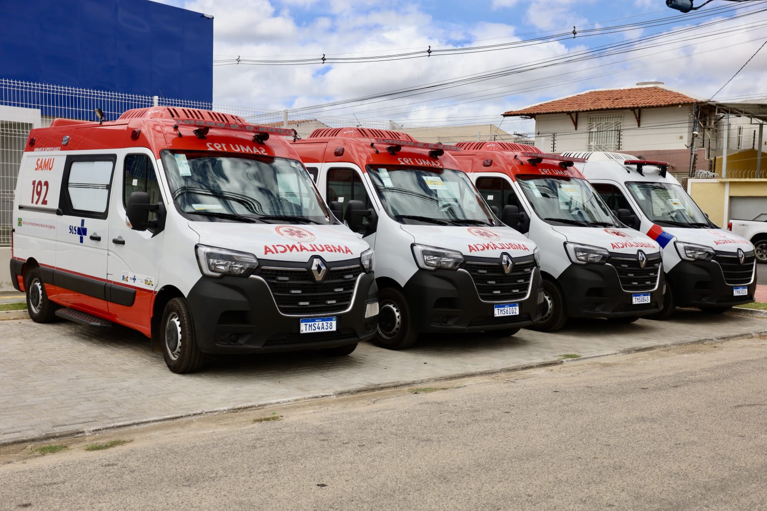Juazeiro celebra a chegada da 6ª nova ambulância do SAMU 192