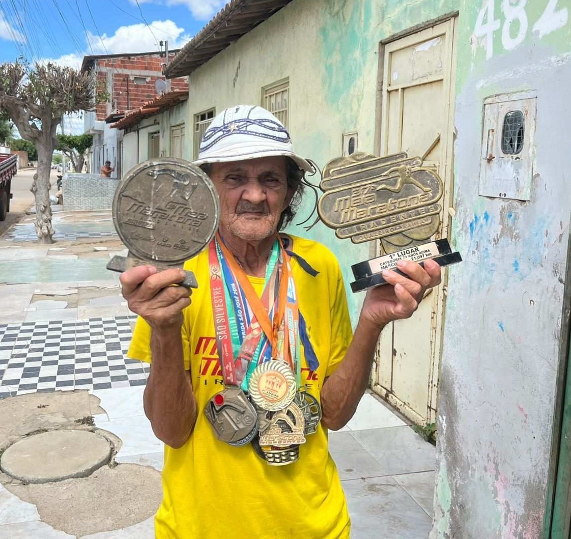 40 anos de história: aos 77 anos, seu Cardosinho transforma a Meia Maratona Tiradentes em símbolo de vida e superação em Juazeiro