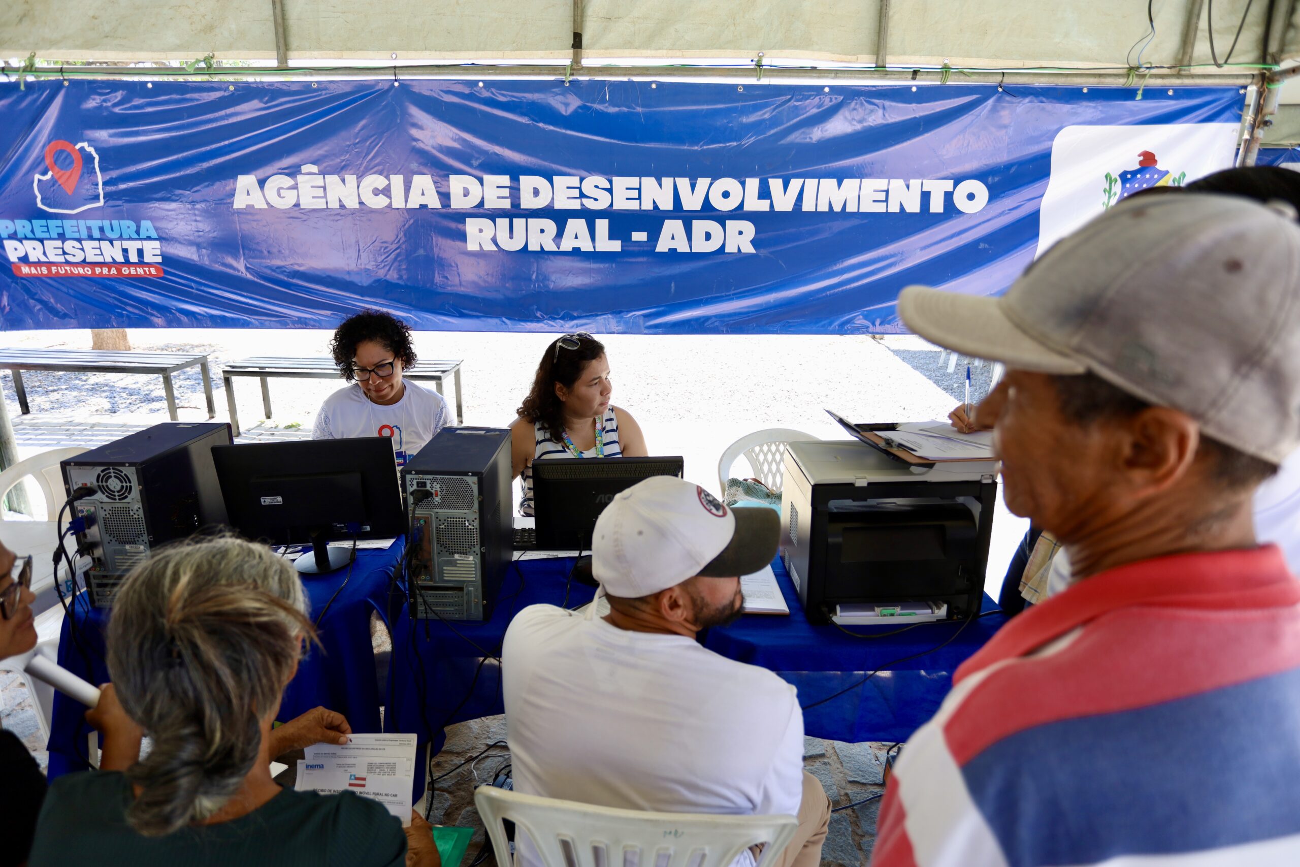 Prefeitura Presente chega a Carnaíba do Sertão com Feira Solidária da AMA e serviços da Agência de Desenvolvimento Rural