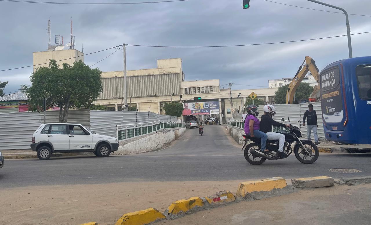 Pontilhão próximo aos Correios será interditado temporariamente para obras da Travessia Urbana