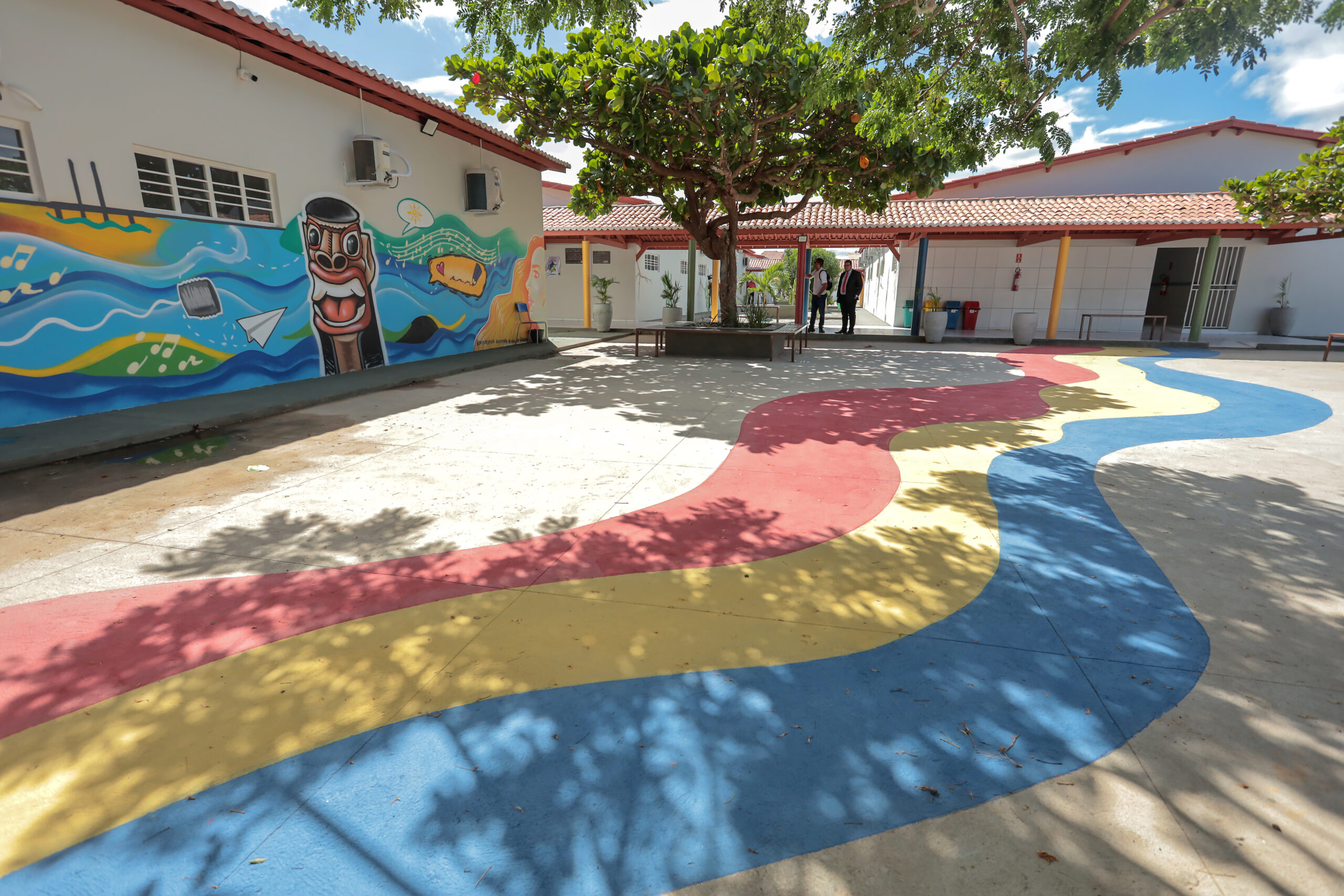 Após mais de 30 anos de espera, Prefeitura de Juazeiro entrega ampliação e requalificação da Escola Dom Avelar  