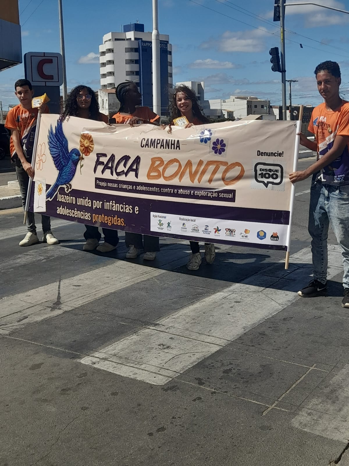 Prefeitura de Juazeiro mobiliza cidade com Blitz Faça Bonito contra abuso e exploração sexual infantojuvenil