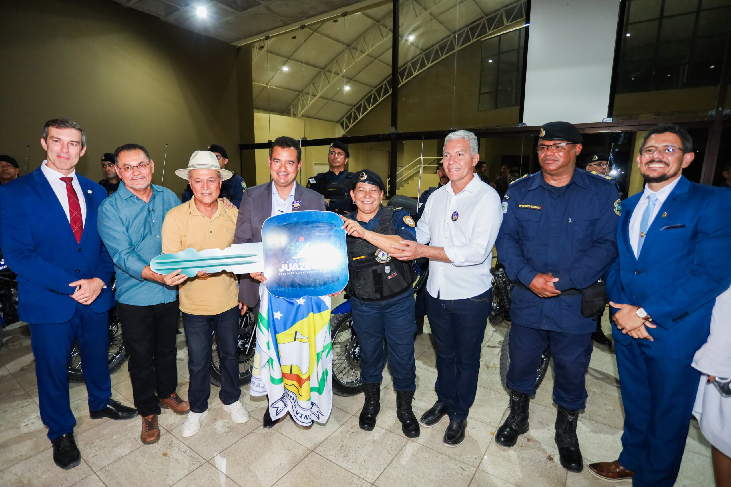 Prefeitura de Juazeiro reforça patrulhamento urbano com entrega de sete motocicletas à Guarda Civil Municipal
