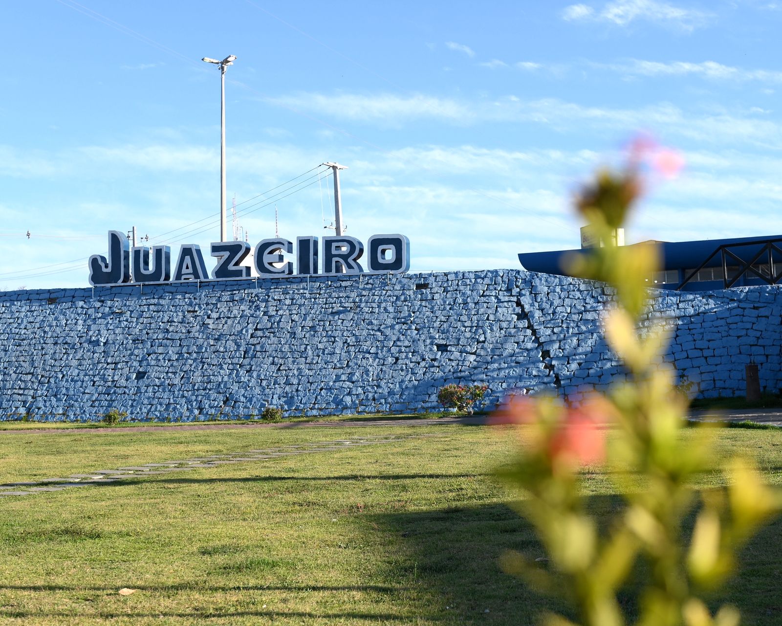Prefeitura de Juazeiro inicia intervenções na Orla Nova para melhorias urbanísticas e preparação do Juá Literária