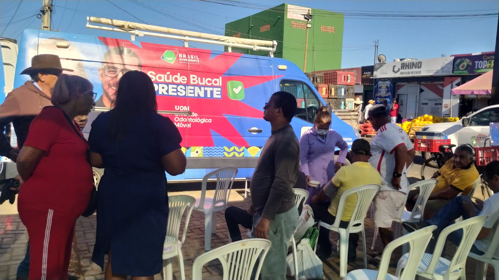 Ação de saúde bucal abre programação de aniversário do Mercado do Produtor de Juazeiro