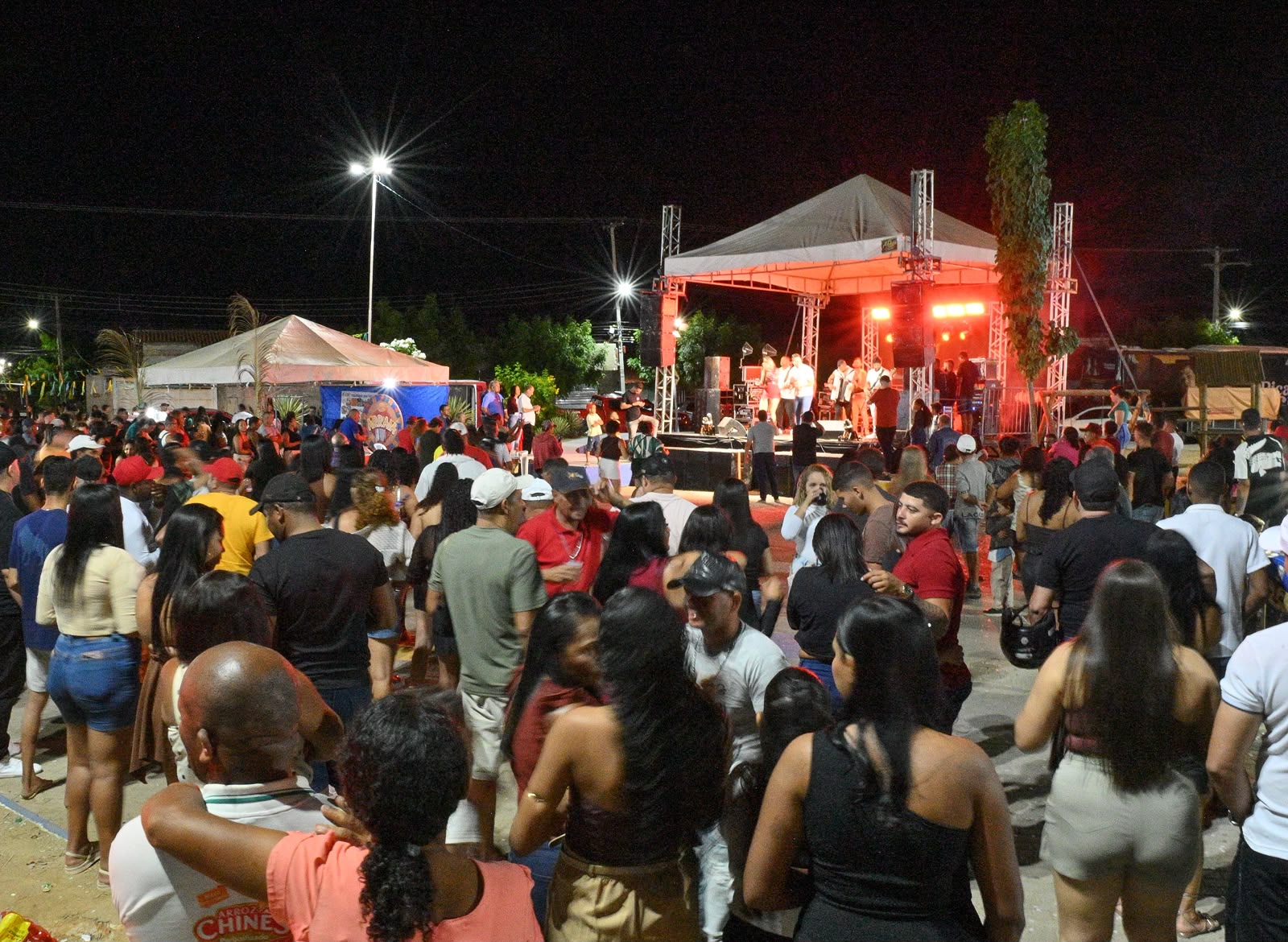 Com muita animação, “Juazeiro, Aqui Tem Forró” encerra programação no bairro Tabuleiro 