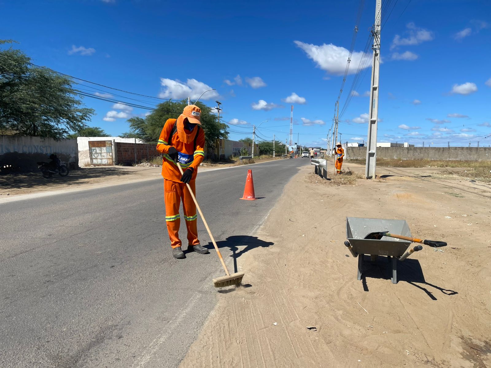 Juazeiro Limpa nos Bairros mantém equipes em campo e reforça ações de limpeza urbana