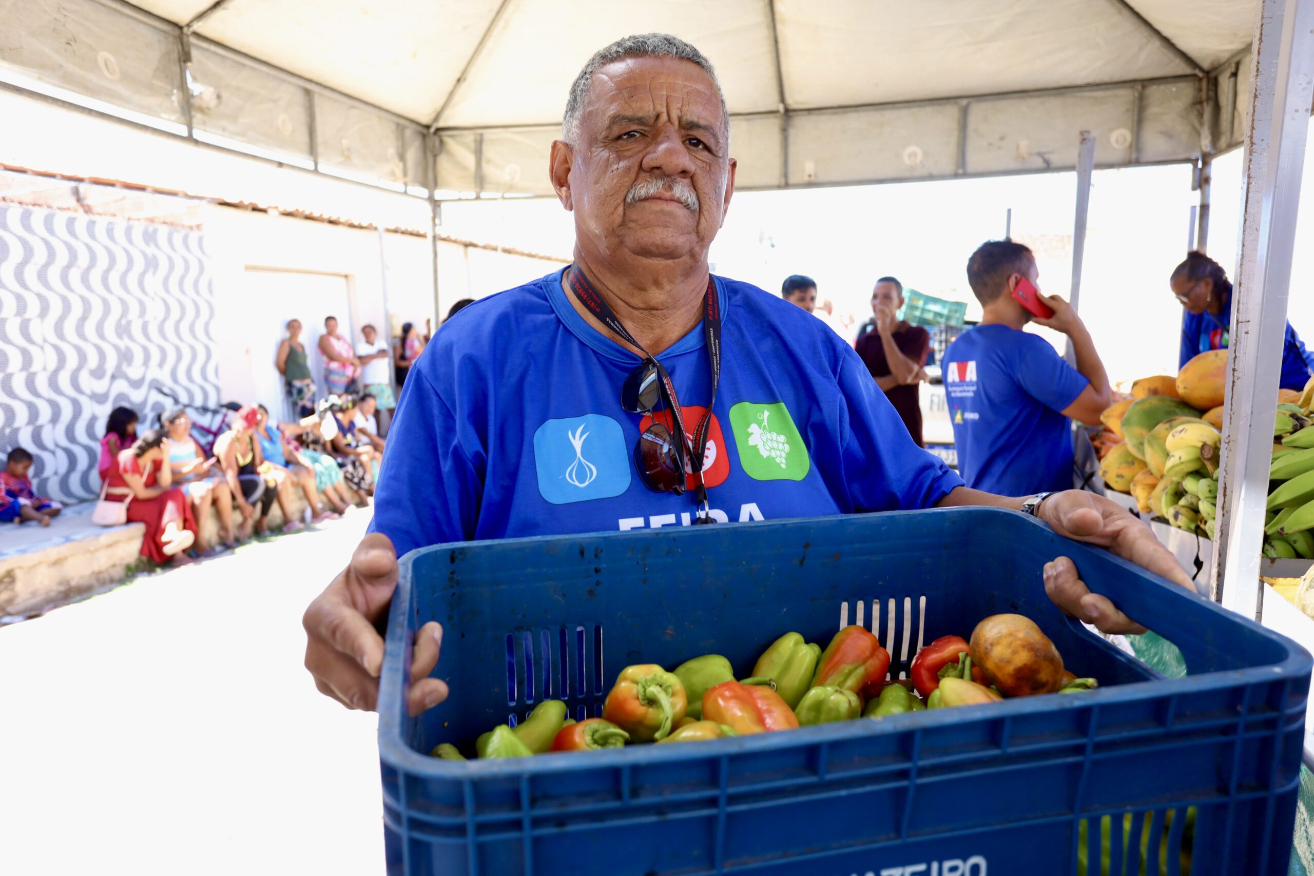 Prefeitura Presente promove doação de alimentos e leva serviços públicos ao distrito de Itamotinga