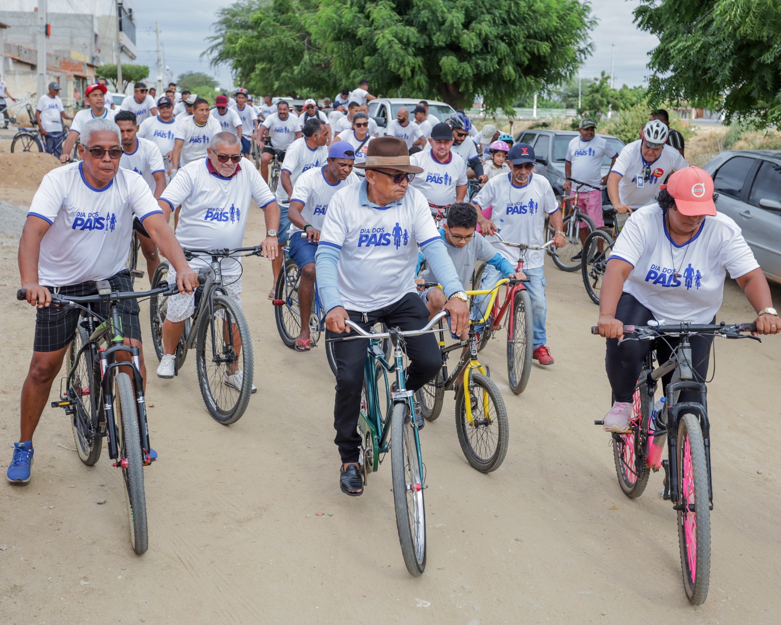 Passeio Ciclístico do Dia dos Pais reúne famílias e celebra tradição de 26 anos em Juazeiro
