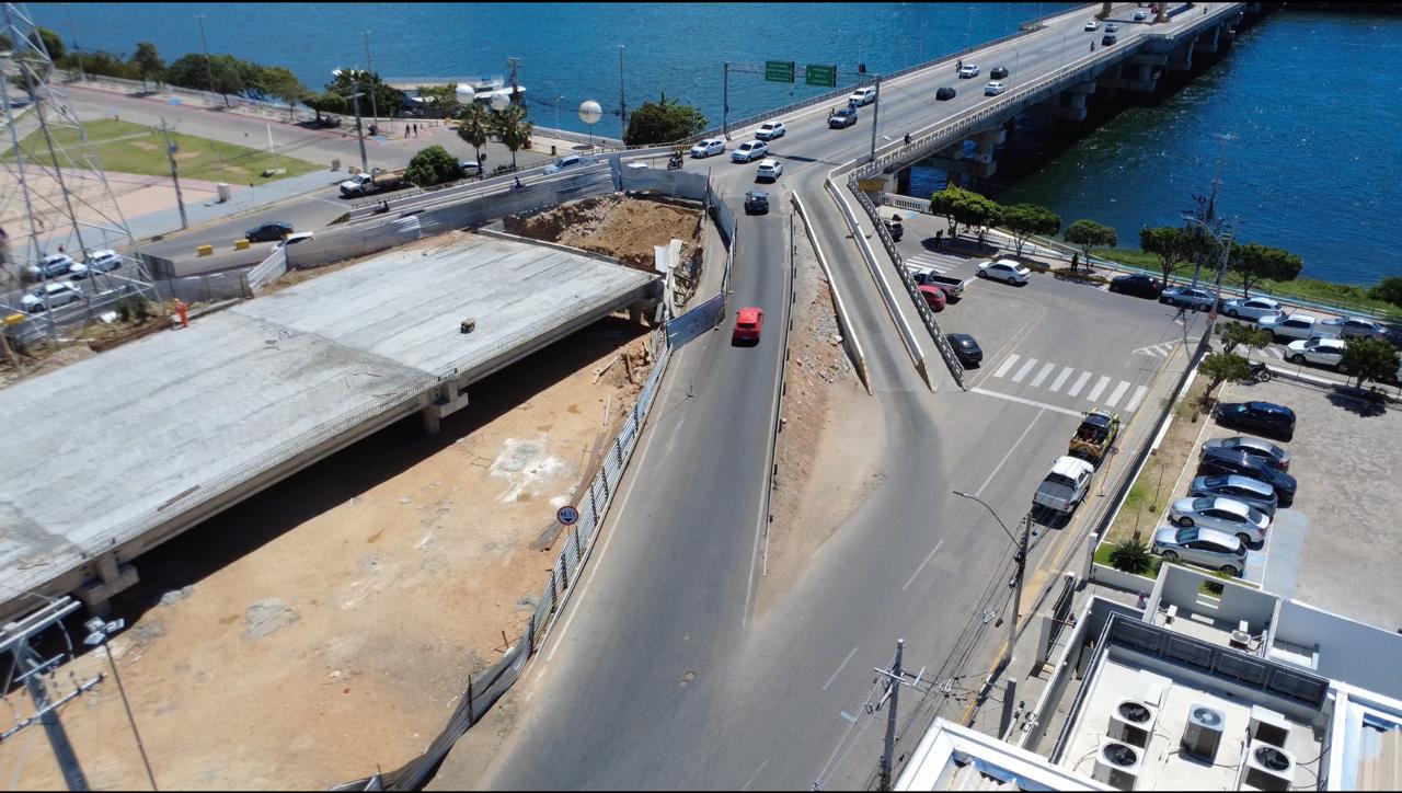 AMTT orienta motoristas sobre operação de caçambas durante nova etapa da Travessia Urbana