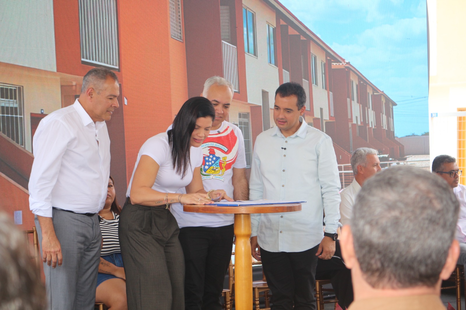 Diretora-presidente do SAAE reúne equipe do interior em busca de melhorias no sistema de abastecimento de água em Carnaíba