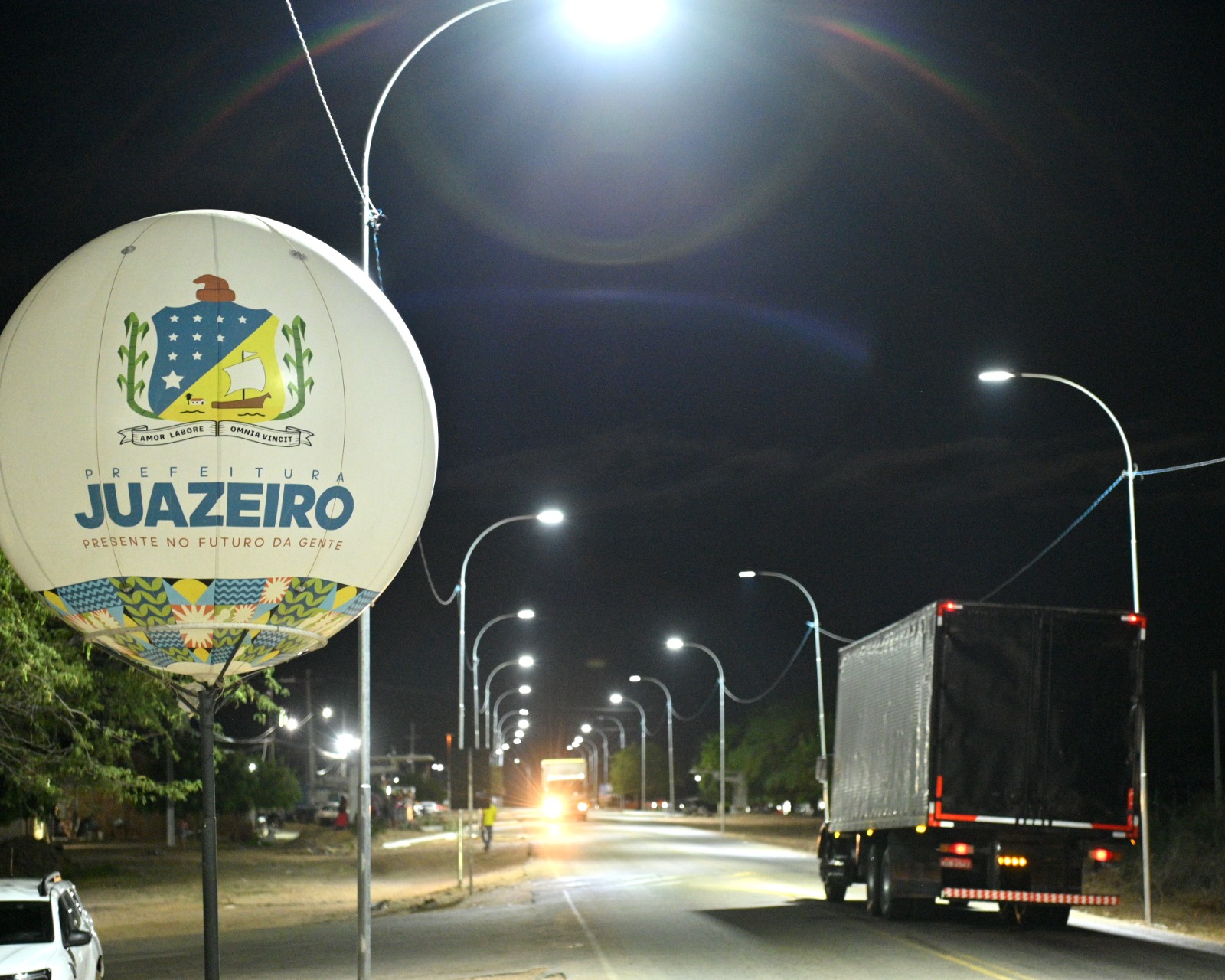 Luz de Futuro: Prefeitura de Juazeiro inaugura Iluminação de Campos e beneficia a comunidade e o escoamento da produção local