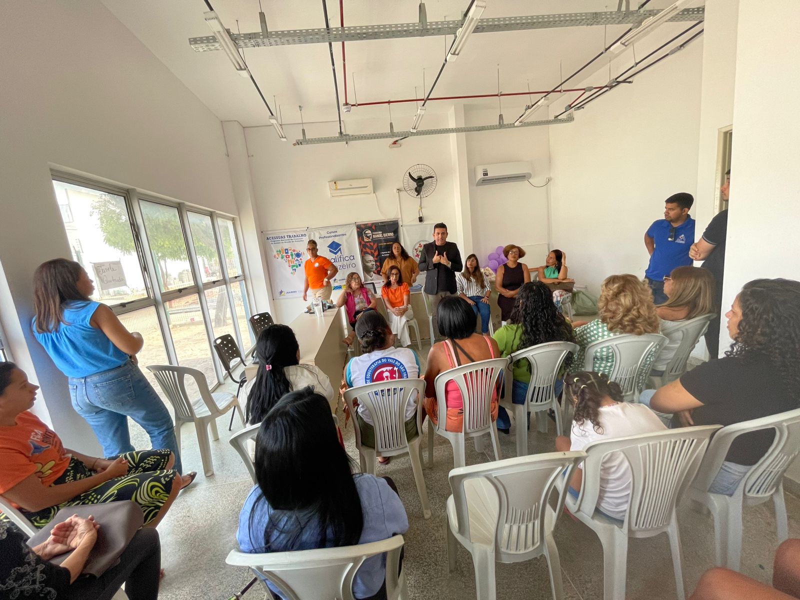 Prefeitura de Juazeiro inicia curso do Qualifica+ Juazeiro para ampliar oportunidades de acesso ao mercado de trabalho no CRAS Tabuleiro