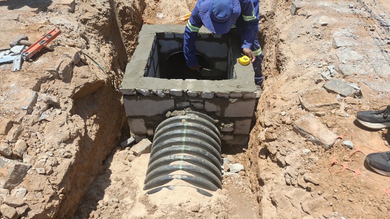PROJUA realiza obra de drenagem pluvial e implantação de 480 metros de tubulação em Itamotinga