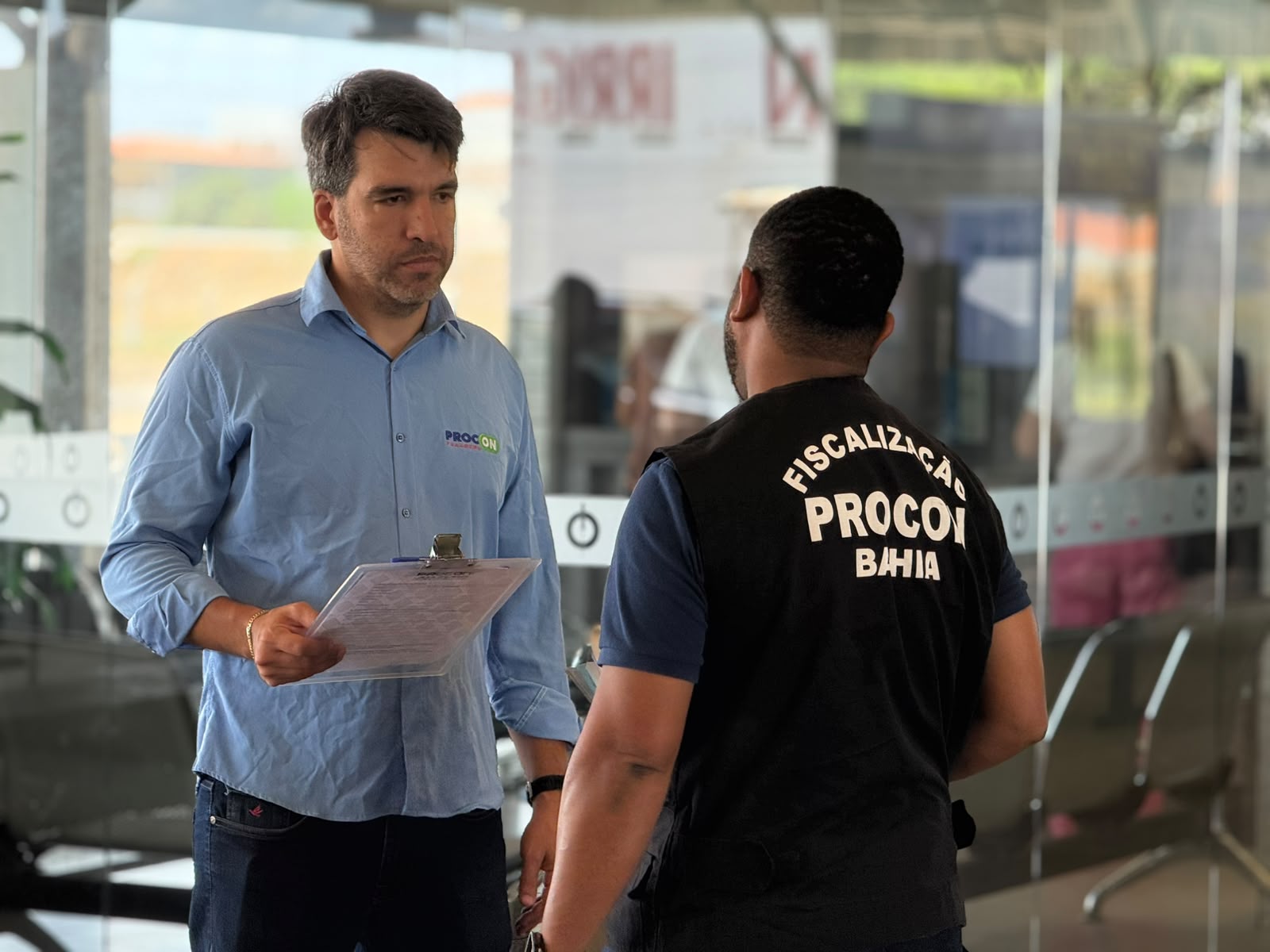 Procon de Juazeiro realiza operação “Vote e Volte” para fiscalizar gratuidade no transporte durante eleições