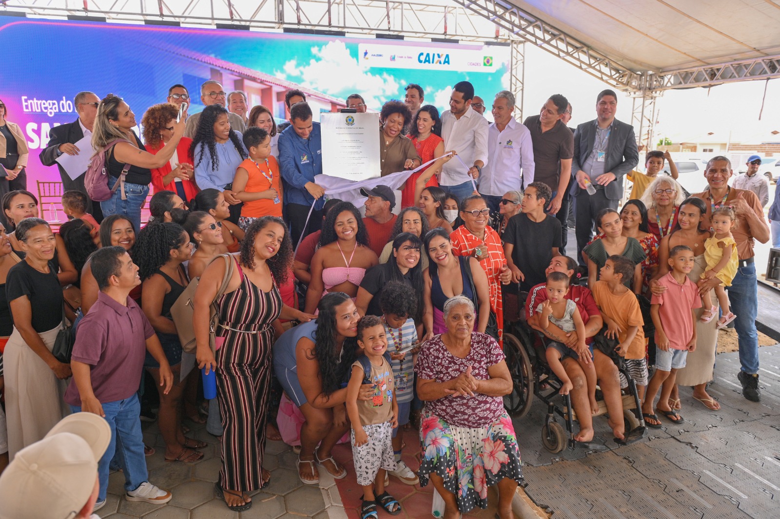 Minha Casa, Minha Vida: Prefeitura de Juazeiro entrega 46 casas do Residencial Santo Expedito I e recebe unidade cultural MovCEU
